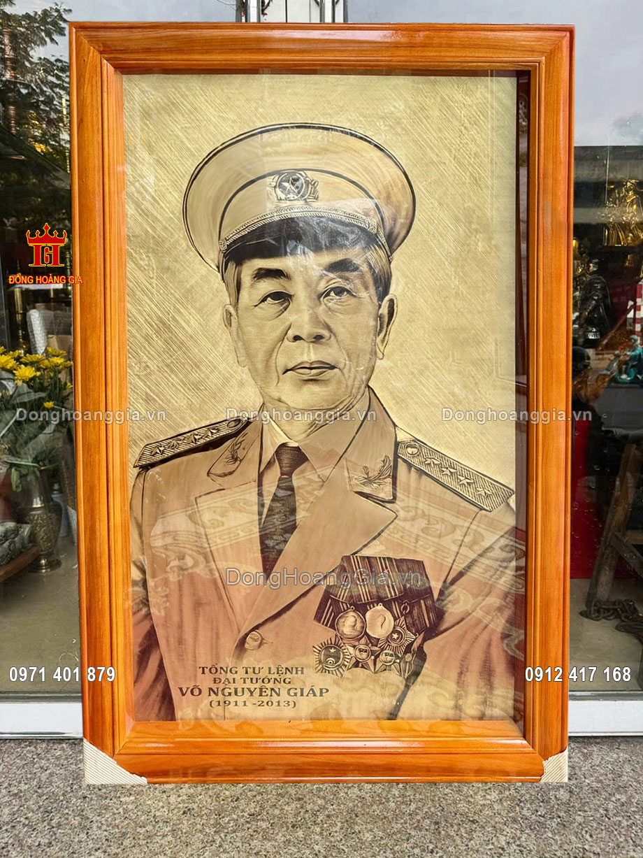 Tranh được chế tác theo phương pháp cạo xước giả cổ